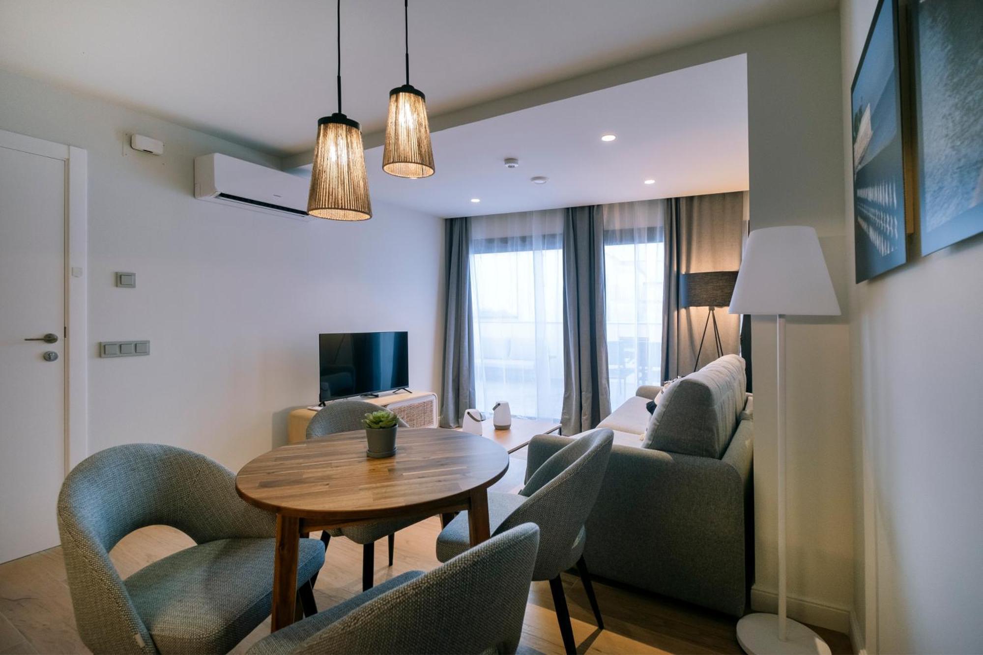 Villar Suites By Cadiz4Rentals Room photo
