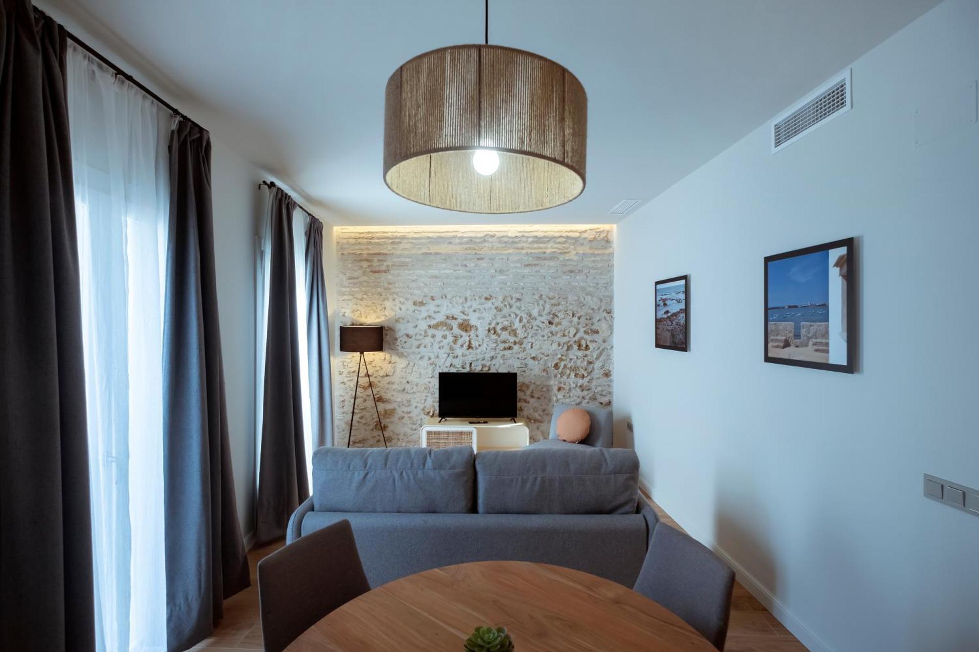 Villar Suites By Cadiz4Rentals Room photo