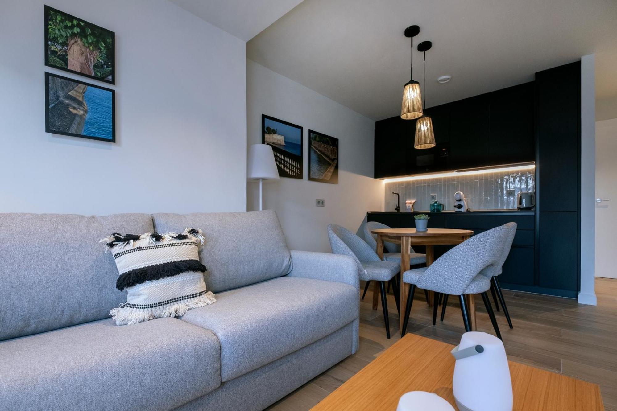 Villar Suites By Cadiz4Rentals Room photo