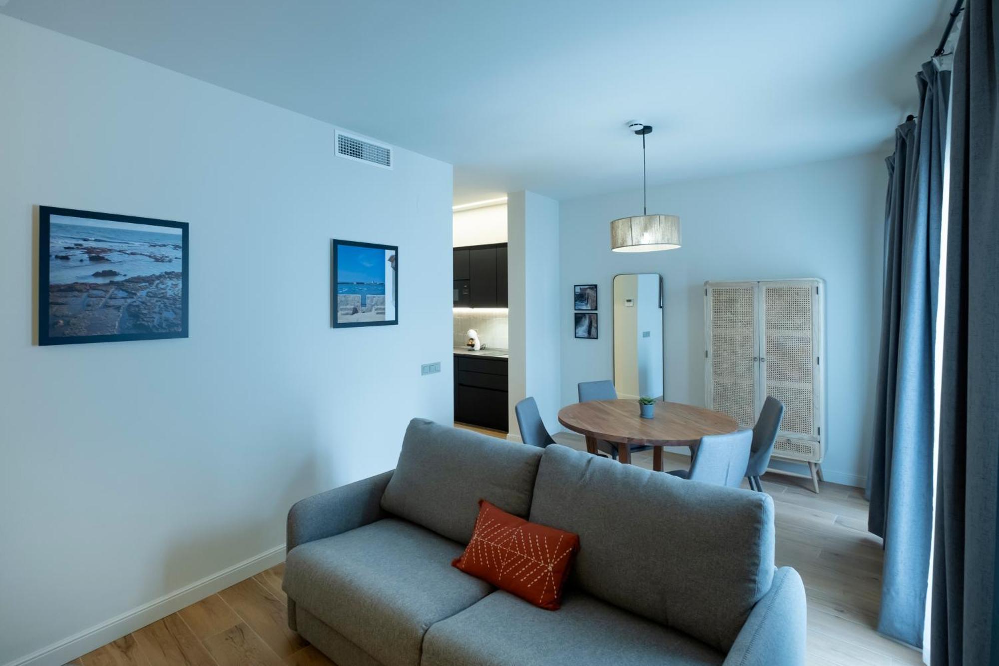 Villar Suites By Cadiz4Rentals Room photo