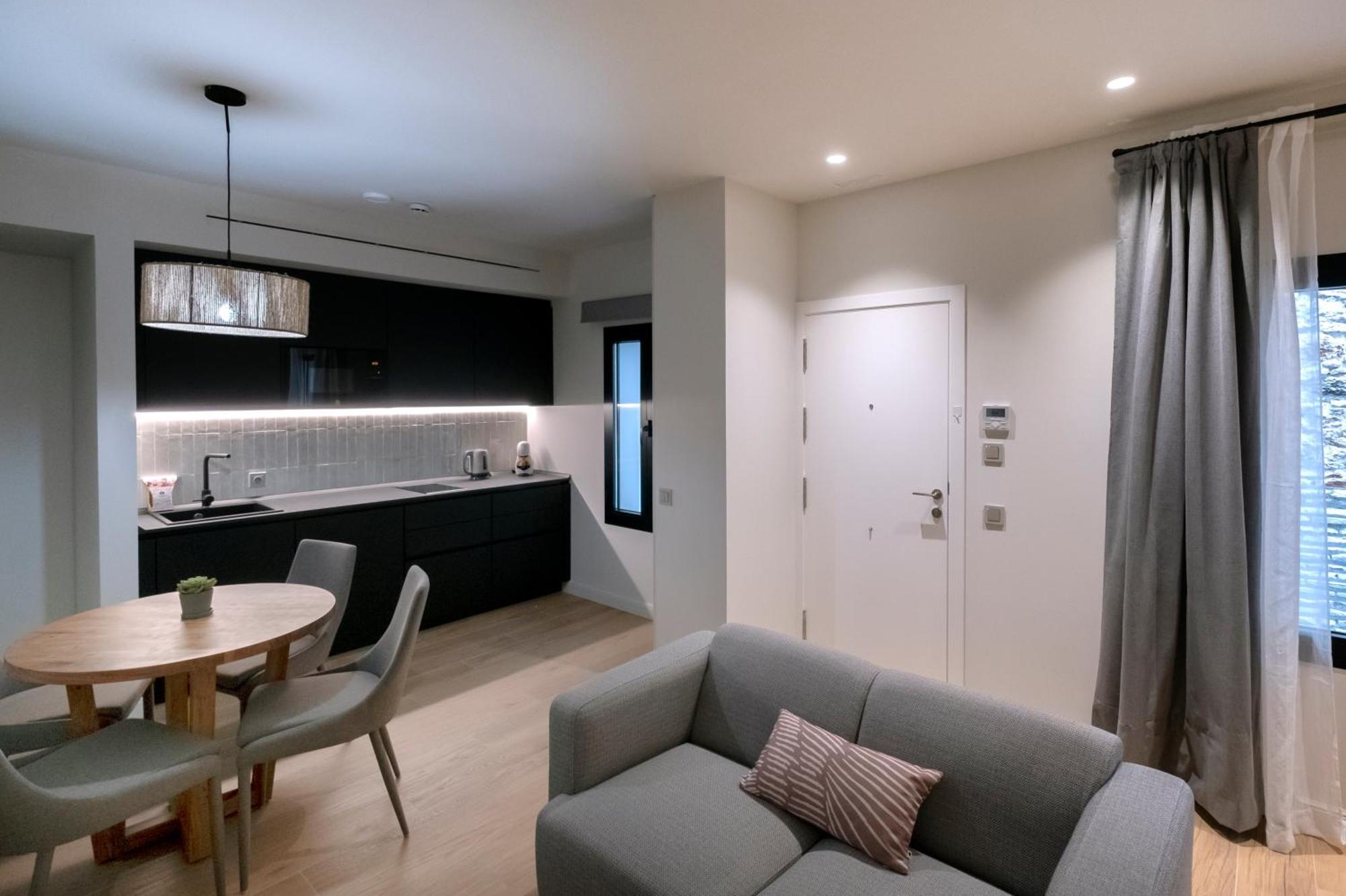 Villar Suites By Cadiz4Rentals Room photo